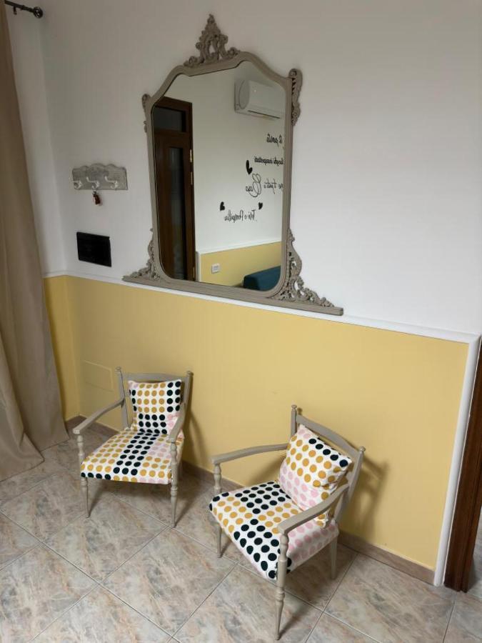 Casa Vacanze Campi Salentina Buitenkant foto