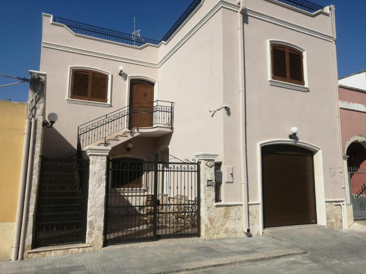 Casa Vacanze Campi Salentina Buitenkant foto