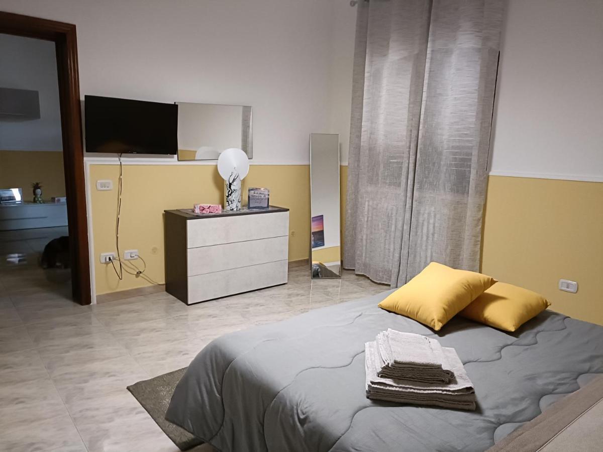 Casa Vacanze Campi Salentina Buitenkant foto