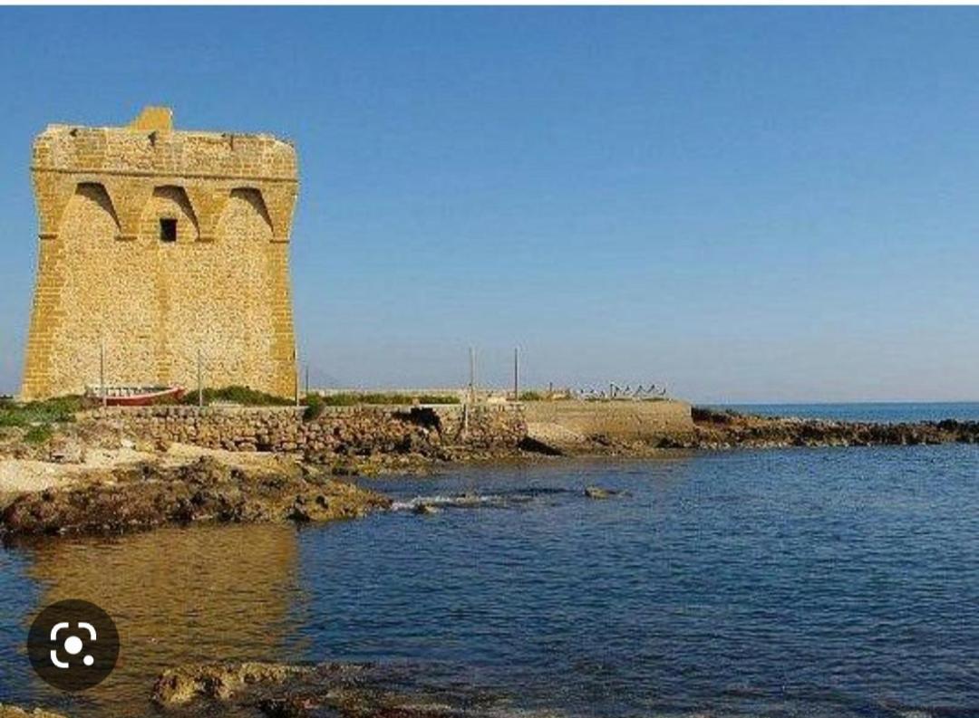 Casa Vacanze Campi Salentina Buitenkant foto